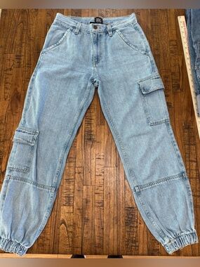 BDG Light Blue Denim Jogger Jeans Size 26